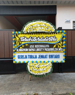 Papan Bunga Duka di Batu Legong